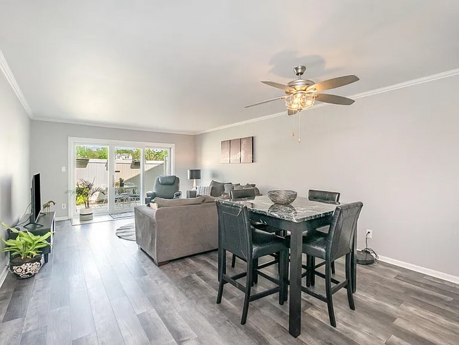 Photo - 11305 Kelly Dr