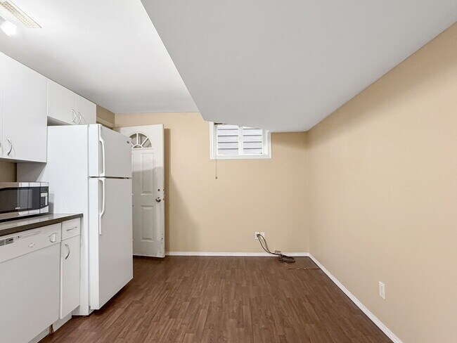 Photo - 5016-521A Street Southwest - Lower St