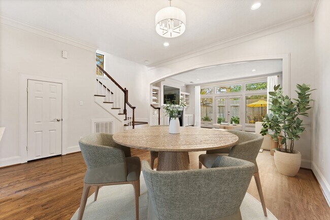 Photo - 5422 Gibson St