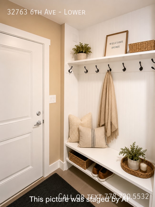 Photo - Spacious Ground Level 3 Bedroom Unit Lower