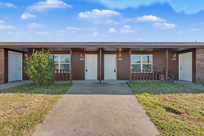 Building Photo - 1241-1247 W Sunset Dr Unit 1243