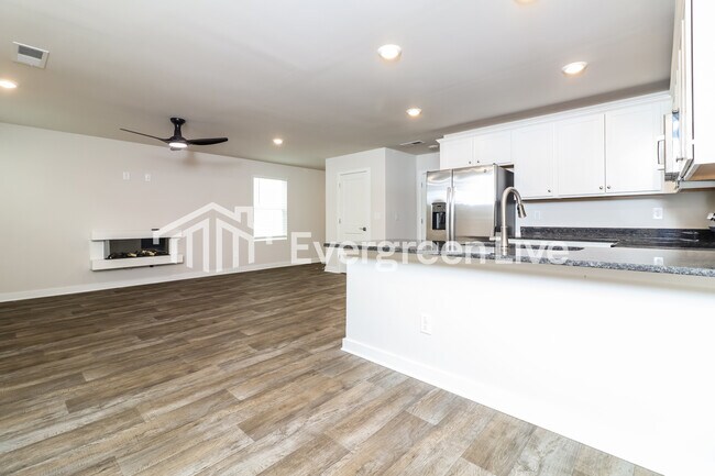 Photo - 4826 Station Ln