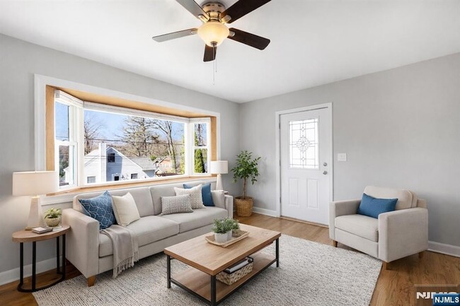 Photo - 83 Chestnut Hill Dr W