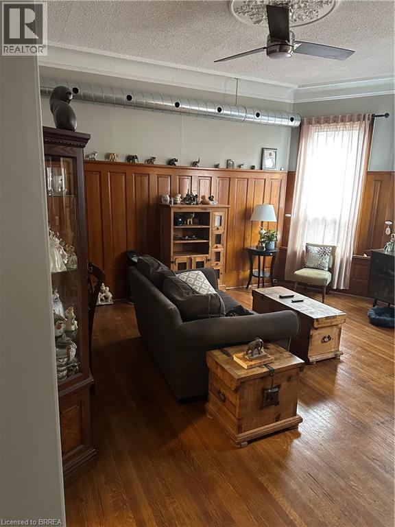 Photo - 58 Ontario Ave