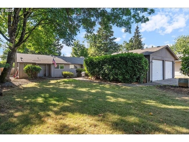 Building Photo - Lovely Gresham Duplex; Great Location!