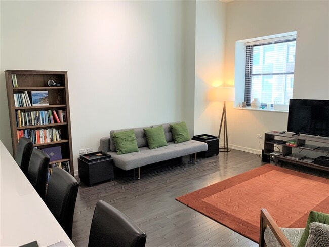 Photo - 6 N Michigan Ave Unidad 1205
