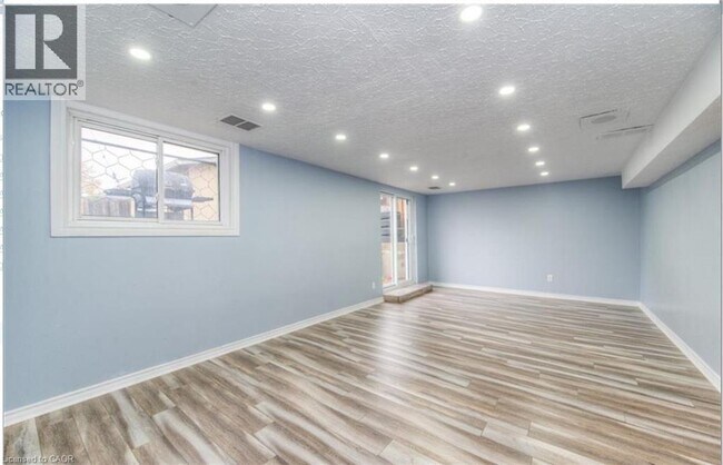 Photo - 118 Mercer Rd