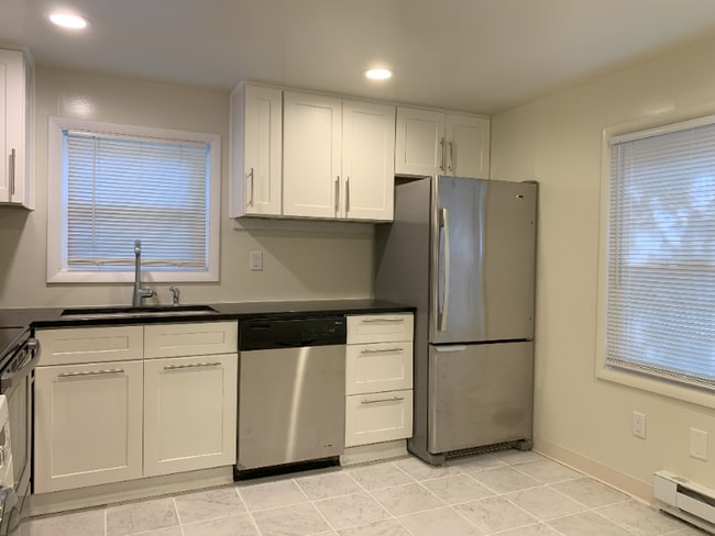 Photo - 139 Maple Ave Unit Apt 3