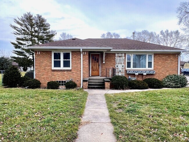 Building Photo - 1601 N Shabbona St Rental