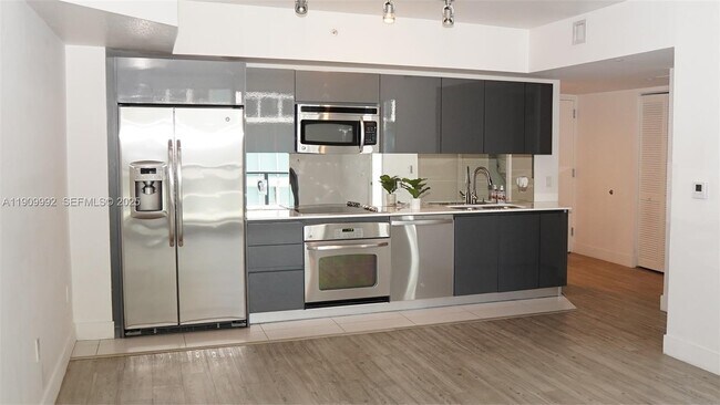 Photo - 31 SE 6th St Unit 1108