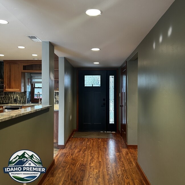 Photo - 1565 E Lenz Ln