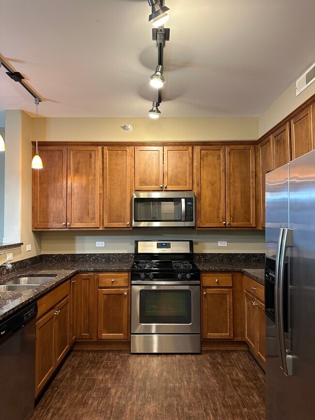 5N426 Rohlwing Rd Unit 1