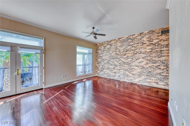 Photo - 2240 Village Walk Dr Unidad 2215 Rental