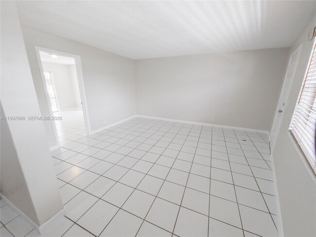 Photo - 1610 NW N River Dr Unit 204