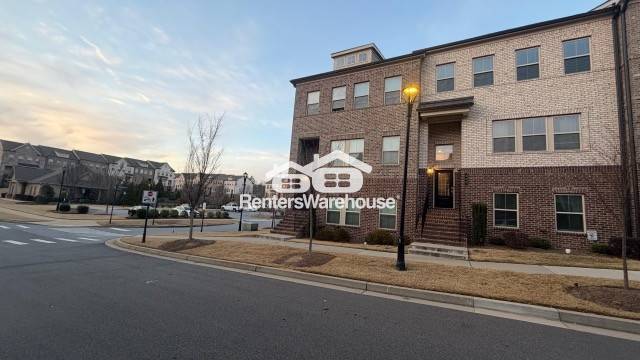 Photo - 328 Commons Ave