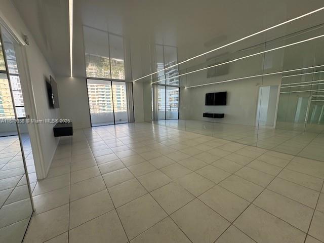 Photo - 600 Three Islands Boulevard Unidad 1113