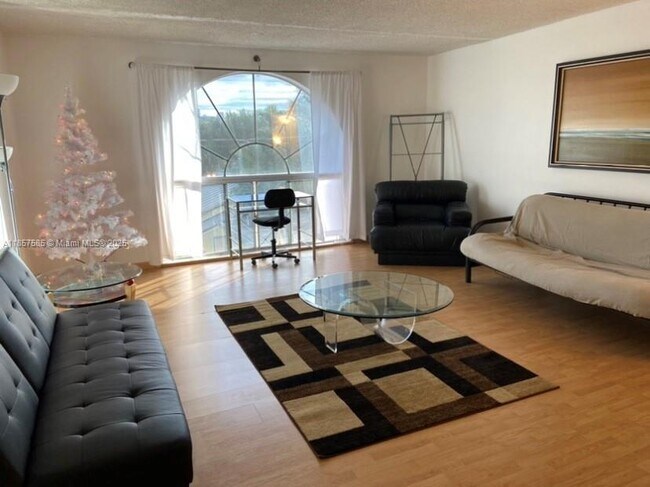 Photo - 3318 SE 2nd St