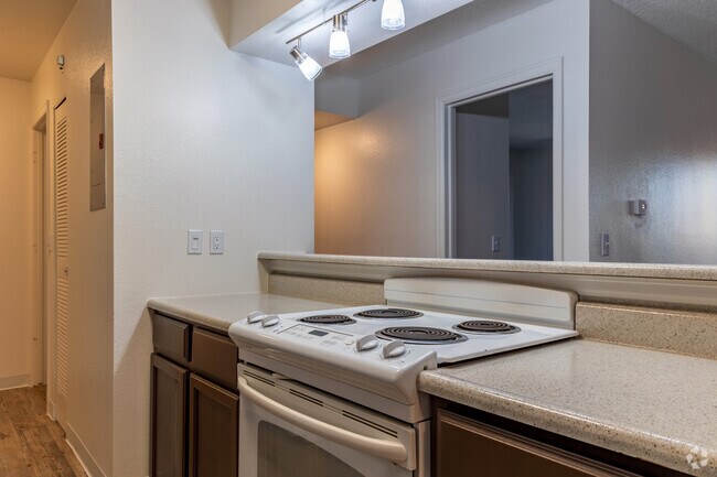 2BR, 2BA - 1,025SF