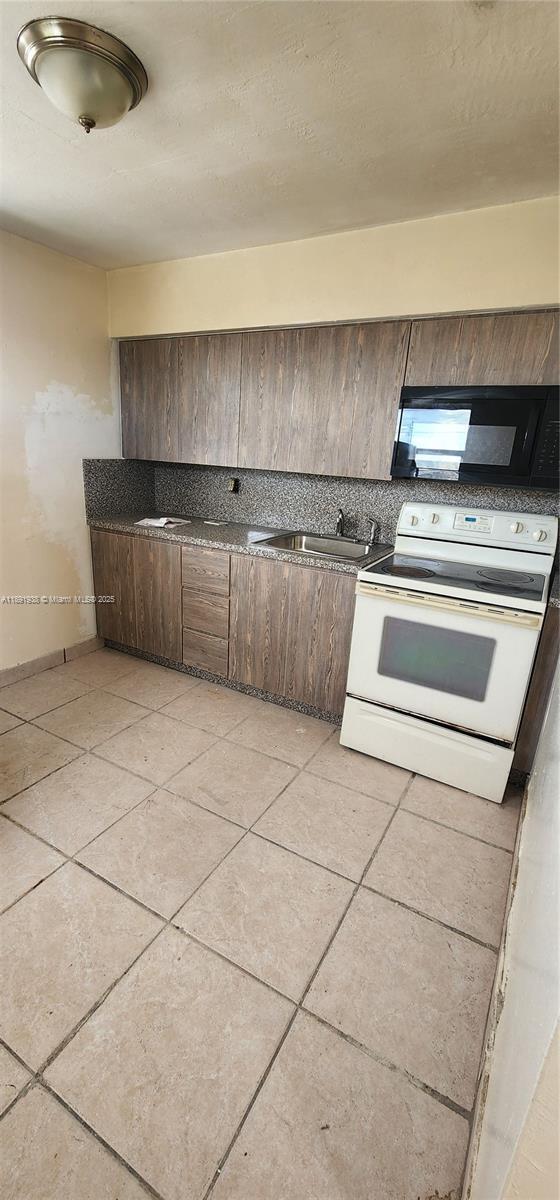 Photo - 664 W 29th St Unit 6