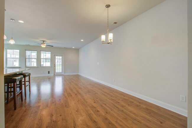 Photo - 7824 Montview Rd