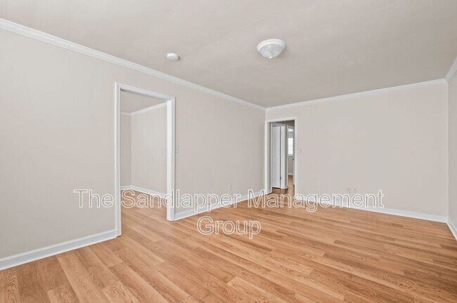 Photo - 2214 Van Buren Ave Unit B