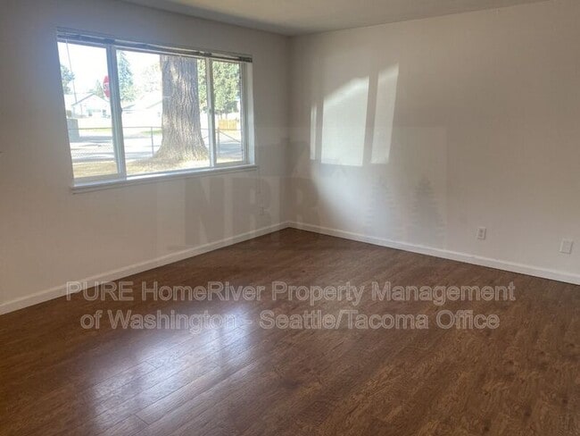 15501 Grant Ave SW