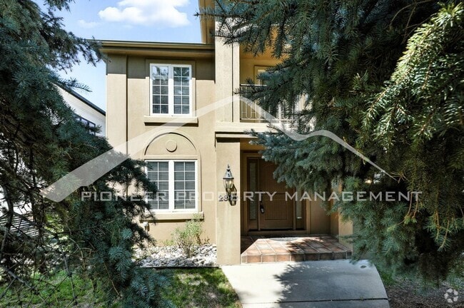 Building Photo - Luxury Meets Location – Impeccable 5BR Hom... Rental