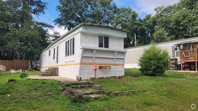 Building Photo - 205-437 Holt Ave Rental