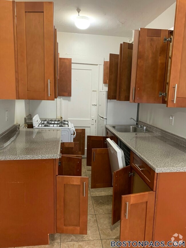 Building Photo - 1171 Boylston St Rental