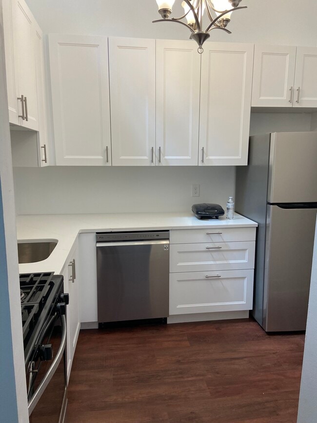 Kitchen - 14 Carpenter Close Unit 14
