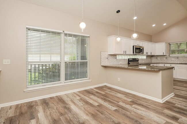 Photo - 2131 Carnes St