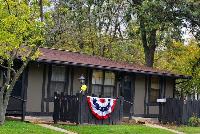 Aster Court Apartments