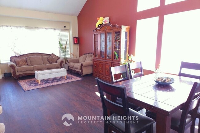 Photo - 2096 Rainbow Point Dr