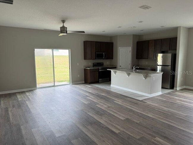 Photo - 3345 Curlew Ave