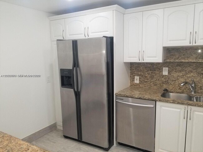 Photo - 100 Bayview Dr Unidad 208
