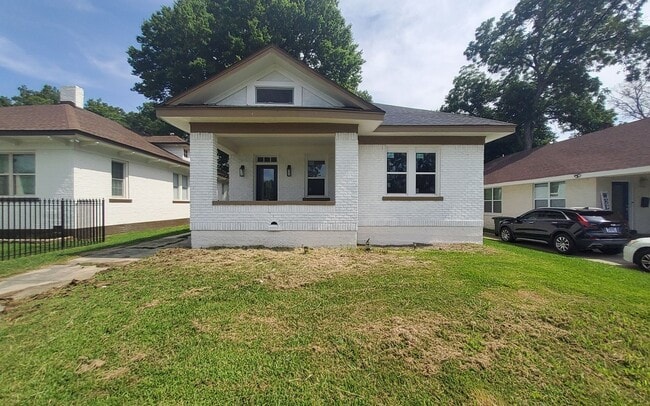 Building Photo - 1074 Forest Ave Rental