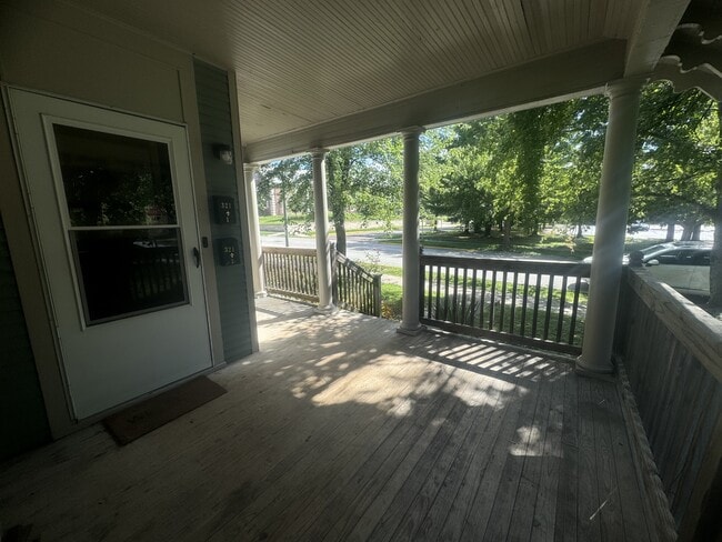 Photo - 321 N Indiana Ave