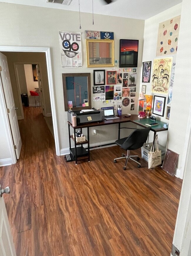 Photo - Renovated 2BD off St Charles Ave with Laundry Unidad 2311 A