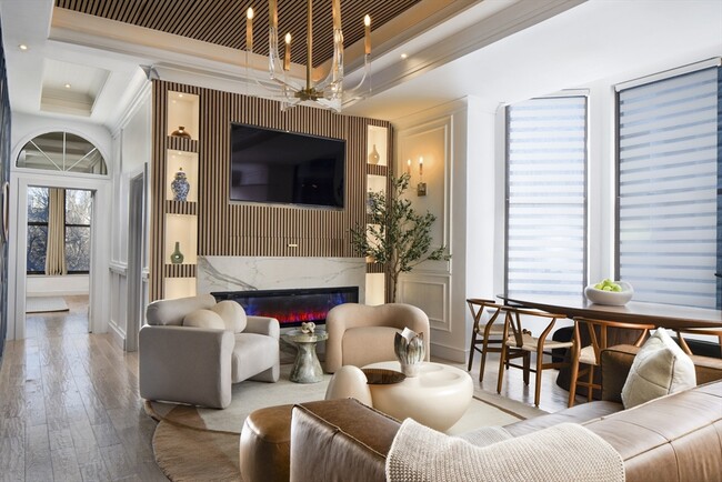 Building Photo - 132 Boylston St Unit 4