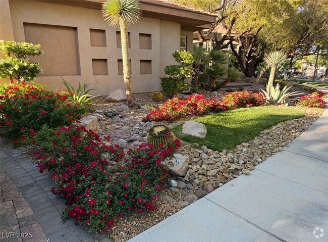 Building Photo - 9308 Canyon Classic Dr Rental