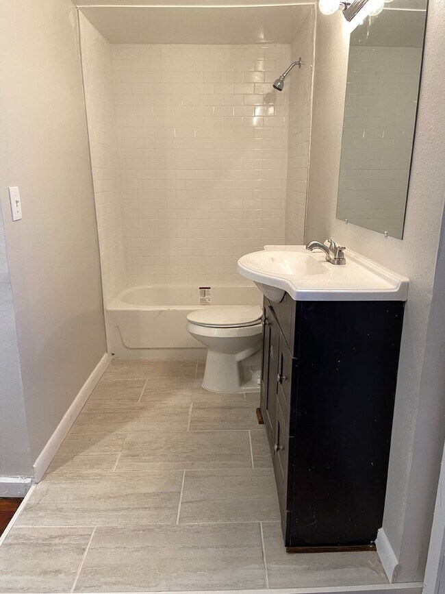 Photo - 2603 21st St Unit Rear