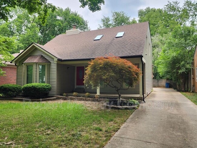 Building Photo - 819 Fountain Ave