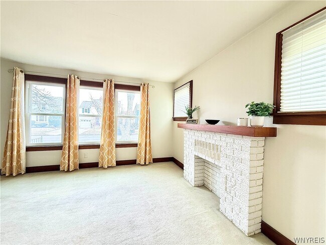 Photo - 245 Hamilton Dr