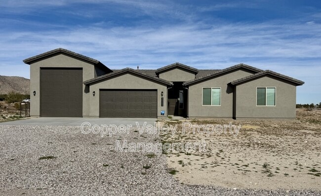 Building Photo - 20284 W Hazelwood St