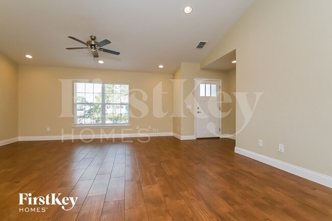 Photo - 201 Madalyn Ct