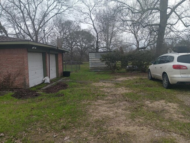 Photo - 3702 Cedar Rapids Pkwy House
