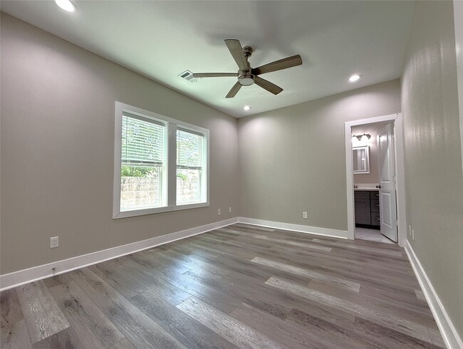 Photo - 2123 Bidwell Dr