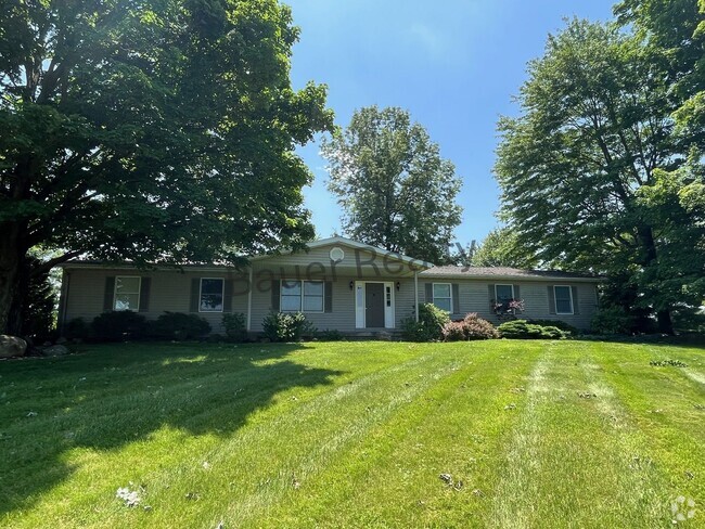 Building Photo - County living at its finest in Hillsdale L... Rental