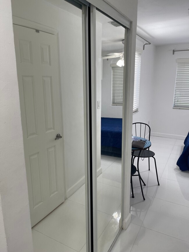 Photo - 1430 SW 19th St Unit B