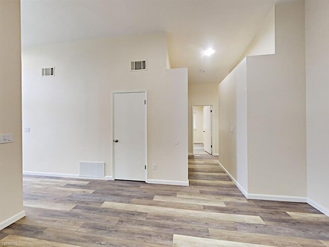 Photo - 1740 Gateway Dr